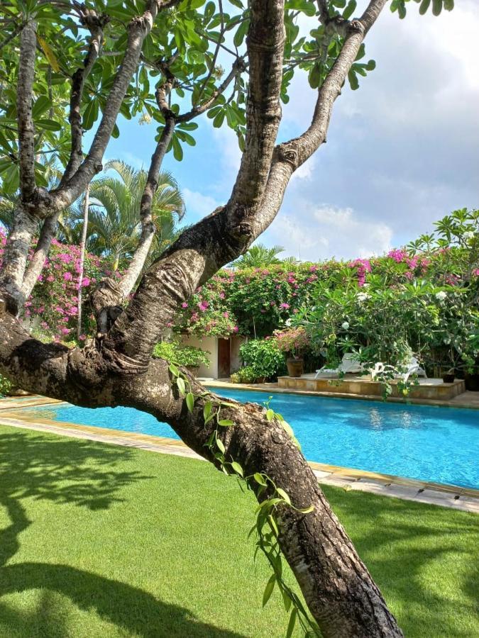 Villa Kunang Seminyak Buitenkant foto